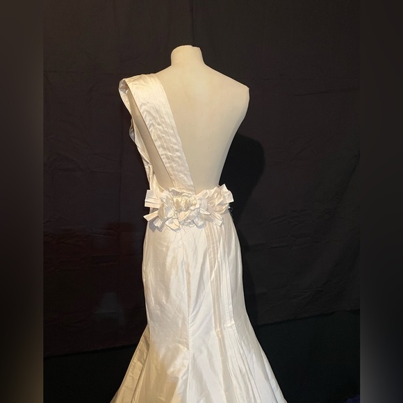 Ivory Wedding Dress 8 Silk 1 Shoulder Pleats Front & Back Sides Designer NWT - Picture 8 of 15